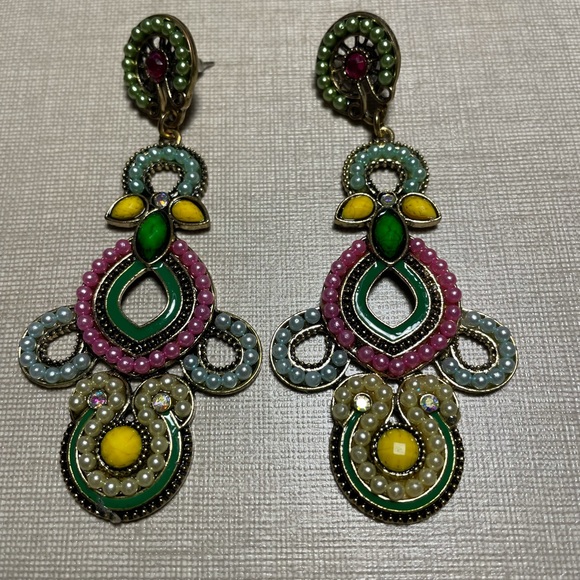 Jewelry - Fabulous costume earrings